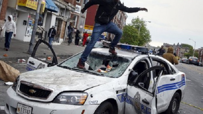 Мафиотските групировки в Балтимор сключиха примирие, за да отмъстят на полицията