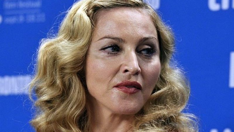 Мадона забърса ново гадже в интернет