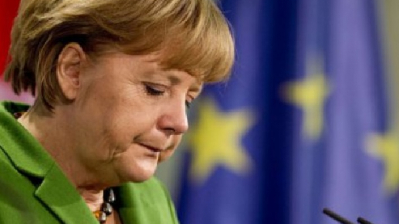 Официално: Меркел почита в Москва страданието на руския народ в подпалената от Германия война 