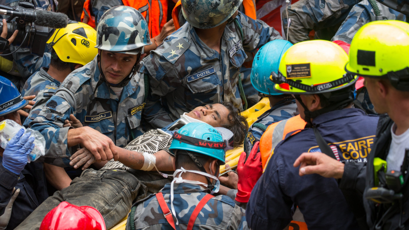 Жертвите в Непал се увеличават