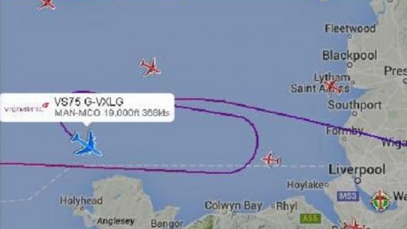 Нещо става с Boeing 747, излетял от Манчестър - изхвърля гориво над морето