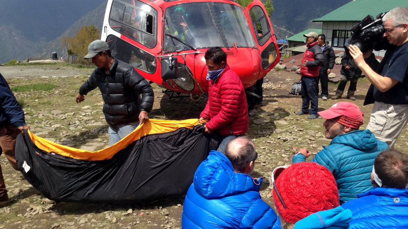 Нов ужас под Еверест: Полицията откри още 50 трупа, има и на чужденци 
