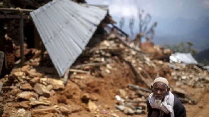 Когато ти е писано: 105-годишен непалец оцеля 8 дни под руините 