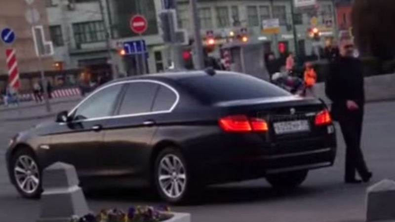 Кола от гаража на Путин блъсна колоездач (ВИДЕО)