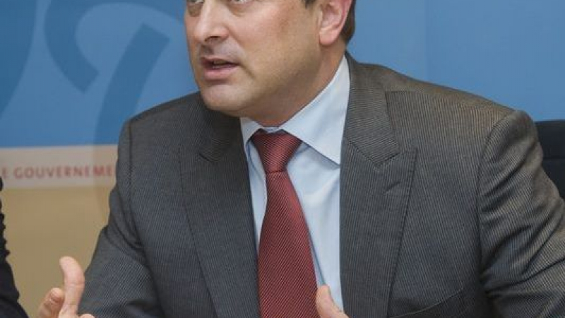 Премиерът на Люксембург призова: Европа да говори с Путин, а не за Путин
