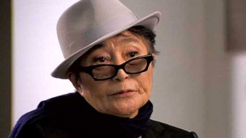 Йоко Оно призна, че е имала „интимна връзка” с Хилари Клинтън