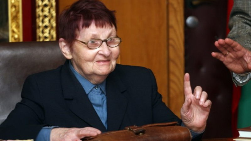 Майката на Станишев в едно от последните си интервюта пред &quot;ШОУ&quot;: Имах проблеми с белия дроб, исхемична болест на сърцето, радикулит...
