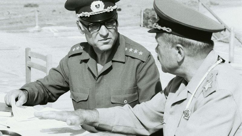 28 години генерал Семерджиев бе фактическият командващ на Българската армия