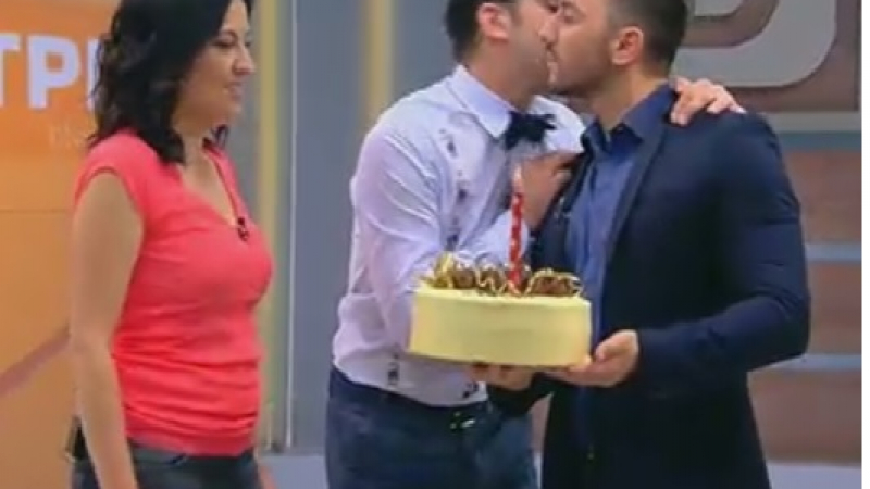 Сашо друсна кючек в ефир за ЧРД на Хекимян и го цунка