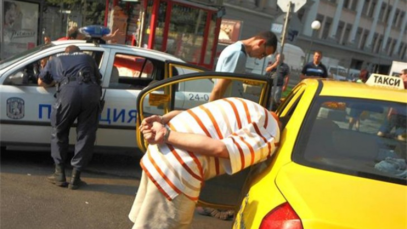 Циганин нападна таксиджия, сви му телефона и 90 лева 