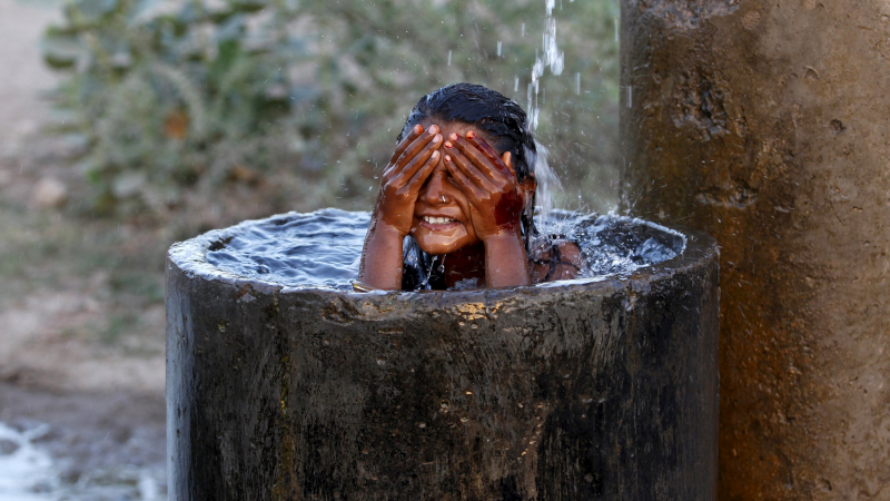 1200 са  вече жертвите на жегата в Индия