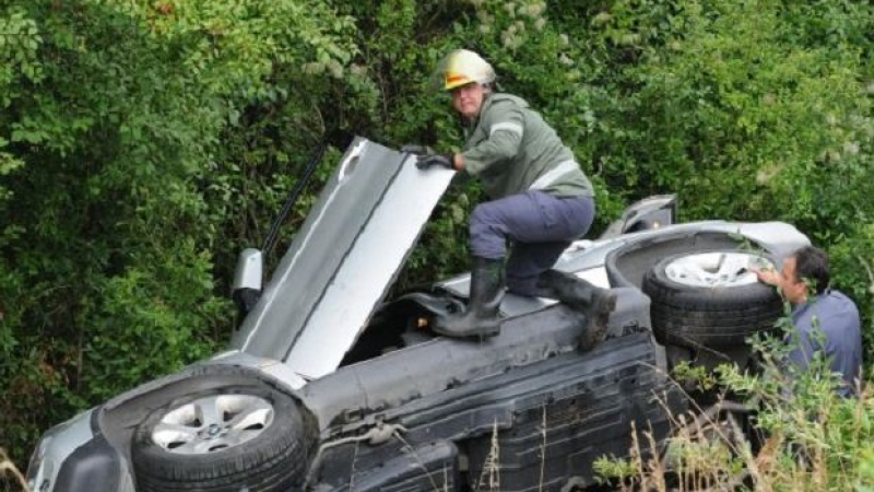 Пловдивчанин загина, след като обърна колата си в канавка