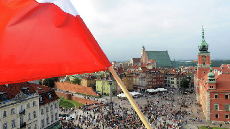 В Полша е напечено! Хиляди хора излязоха по улиците