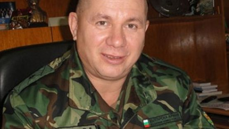 Военните скочиха: Променете закона, спасете генерал Шивиков!