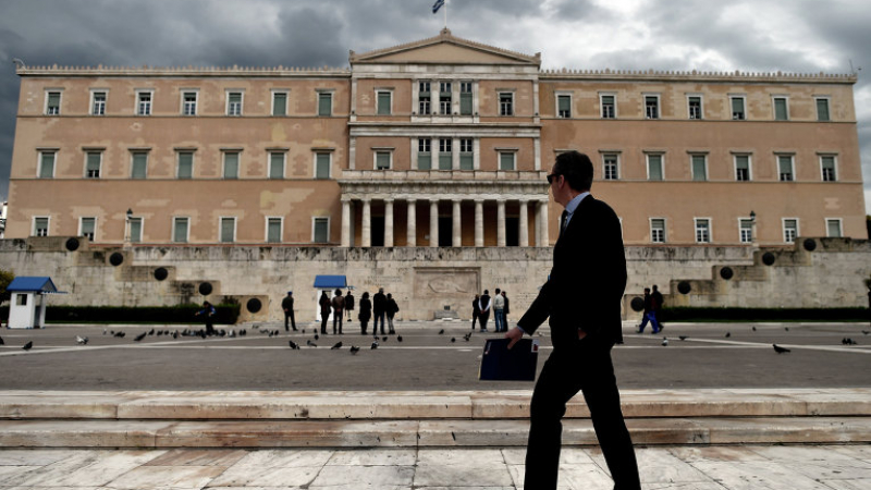 Гърците ще намаляват все повече и повече според проучване