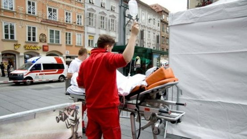 Босненец подивя, прегази и закла 3 души, кръв тече по улиците