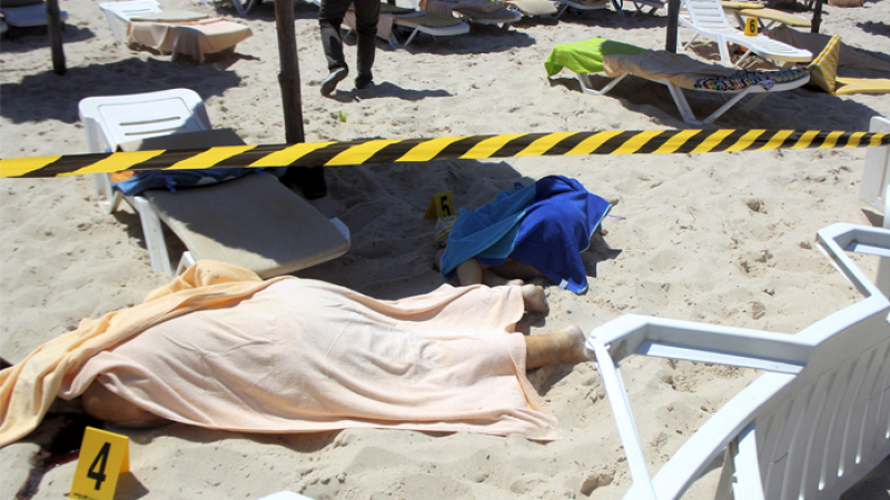 Зловещо ВИДЕО след терористичната атака на плажа в Тунис 