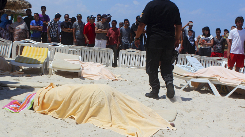 16-годишно британче оцеляло по чудо в касапницата в Тунис