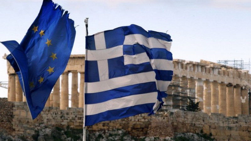 &quot;Файненшъл таймс&quot;: Ципрас ще клекне пред кредиторите 