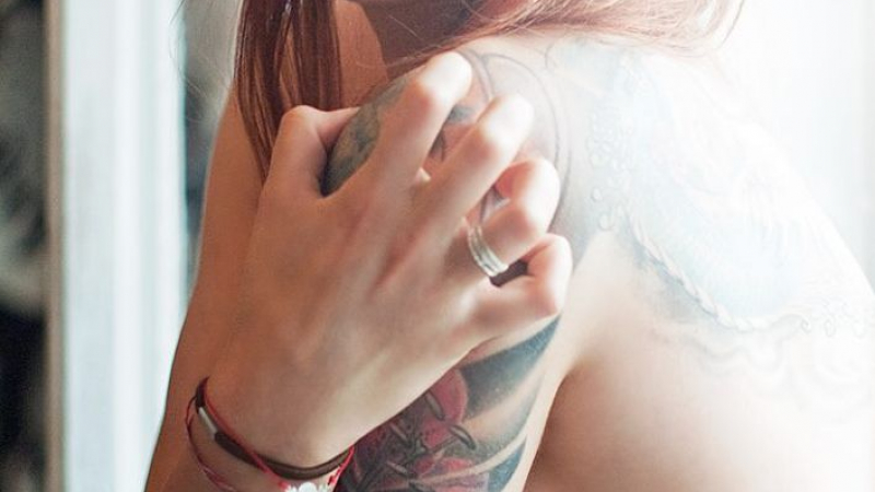 Рут Колева се пусна само по татуировки (18+)