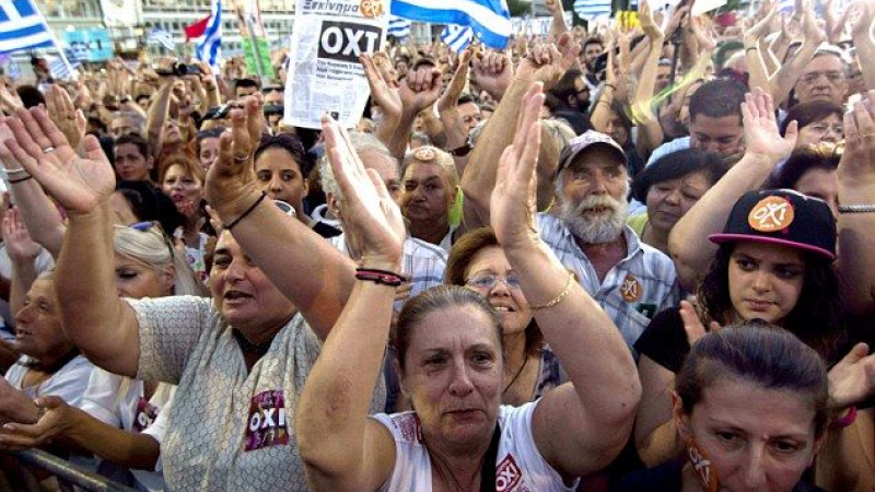Гърците са озадачени от въпроса със 74 думи на референдума (СНИМКИ/ВИДЕО)