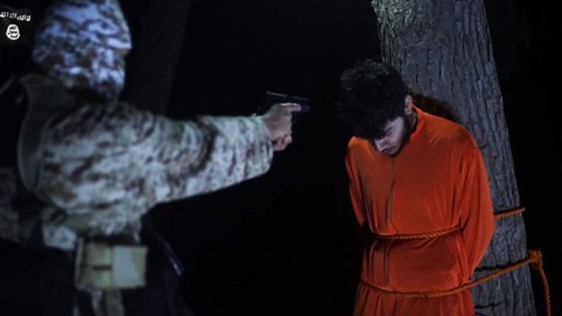 &quot;Ислямска държава&quot; екзекутира двама сирийски активисти (ВИДЕО 18+)