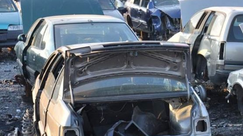 Секретен удар по автомафията: Крадени коли за 2 милиона лева в 2 пернишки морги 