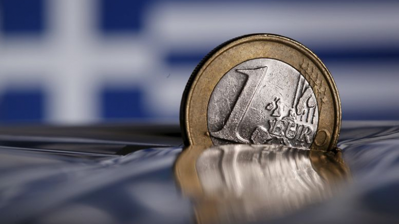 Гръцката икономика е под обсада  