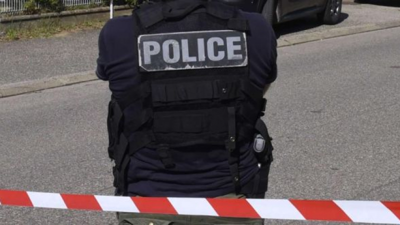 Въоръжените похитители може да са избягали от мола в Париж
