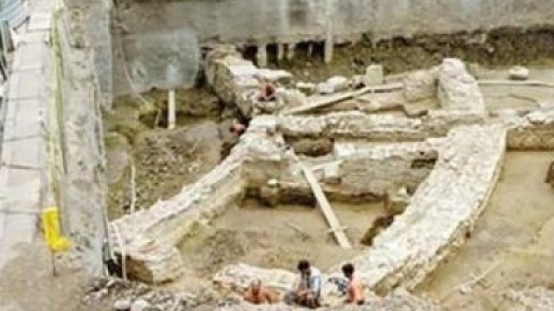 Бутат сгради за разкопки на колизеум в София
