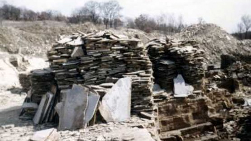 В Гърмен и Сатовча взеха занаята на затворниците - цепят камъни