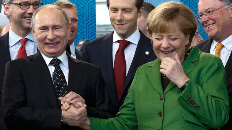 Путин честити рождения ден на Меркел 