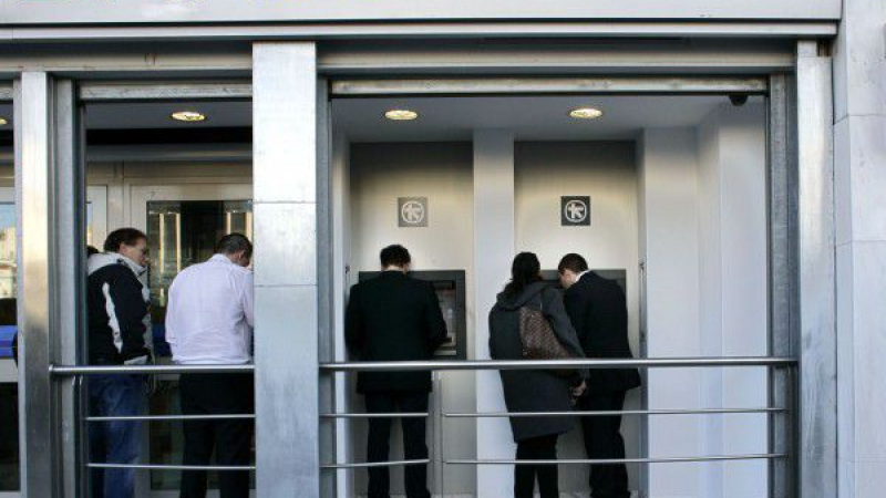 Банките в Гърция отварят след триседмична ваканция