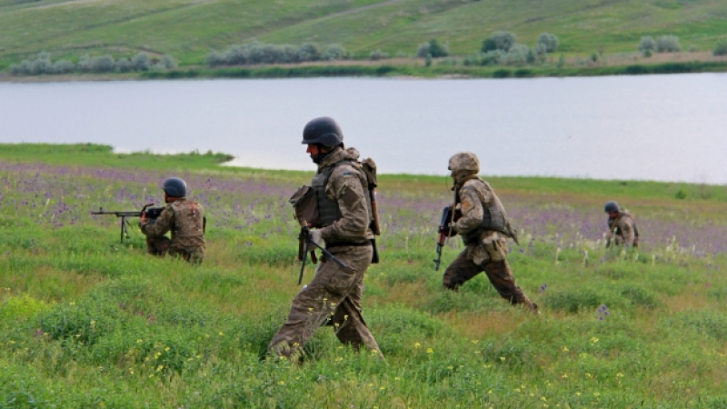 Наши военни на маневри в Украйна 