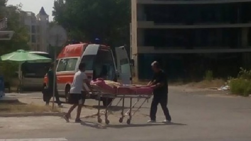 Млад мъж получи топлинен удар и се парализира, чака линейка повече от час (СНИМКИ)