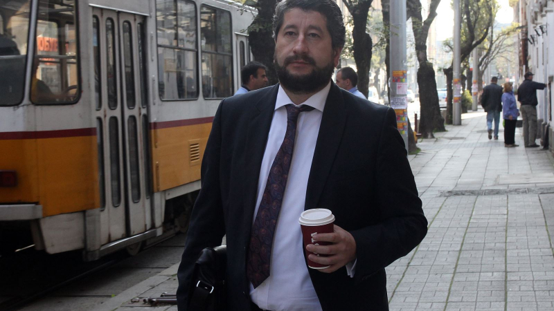 Слух за оставката на Христо Иванов обикаля из парламента
