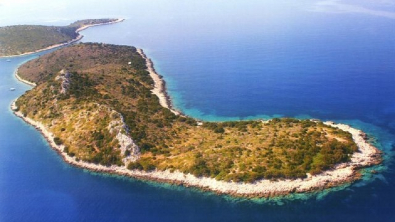 Гърция разпродава острови, плажове и държавни имоти