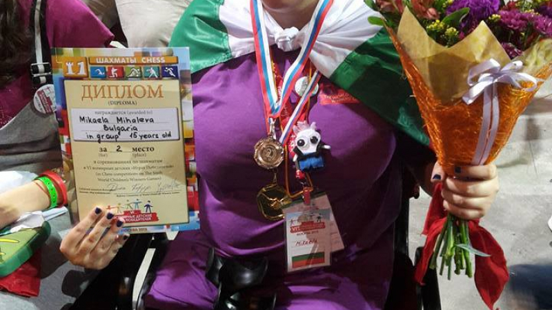Златина Великова: Дъщеря ни победи рака на костите и печели медали!