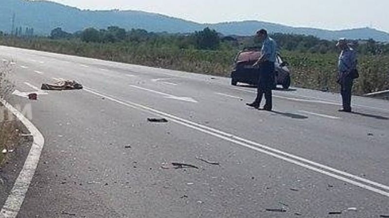 Шофьор изхвърча от колата, загина на място (СНИМКИ 18+)