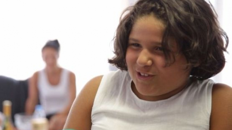 9-годишно момиче дари косата си на онкоболни хлапета (ВИДЕО)