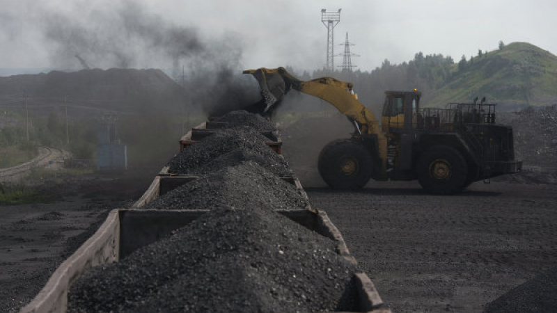 Украйна води преговори с ЛНР да купи въглища за зимата     