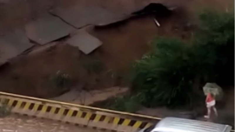 Наводнения в Китай, петима загинаха