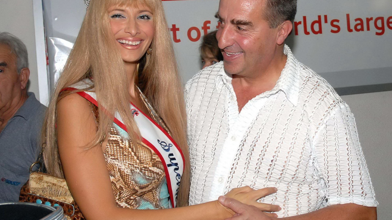 Само в &quot;ШОУ&quot;: Наша бизнесдама от САЩ иска затвор за бащата на „Мисис България”! 