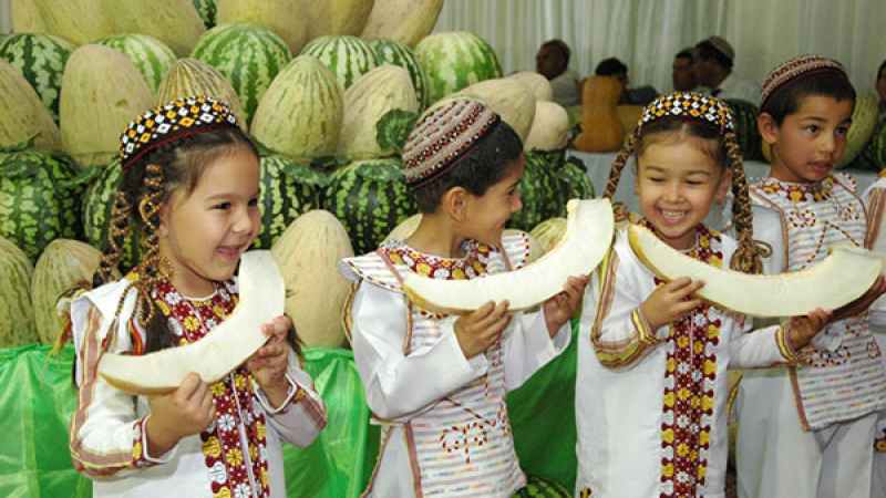 Туркменистан чества празника на пъпеша 