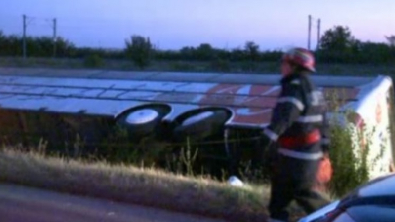 Българският шофьор на катастрофиралия автобус в Румъния е с опасност за живота