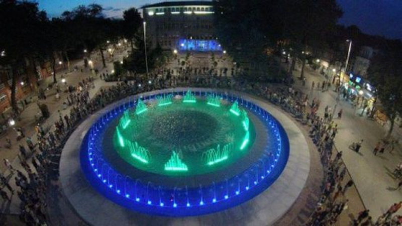 Приказно зрелище: Първи снимки на новия фонтан във Варна
