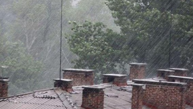 НИМХ-БАН обяви къде в България ще вали опасно много в понеделник