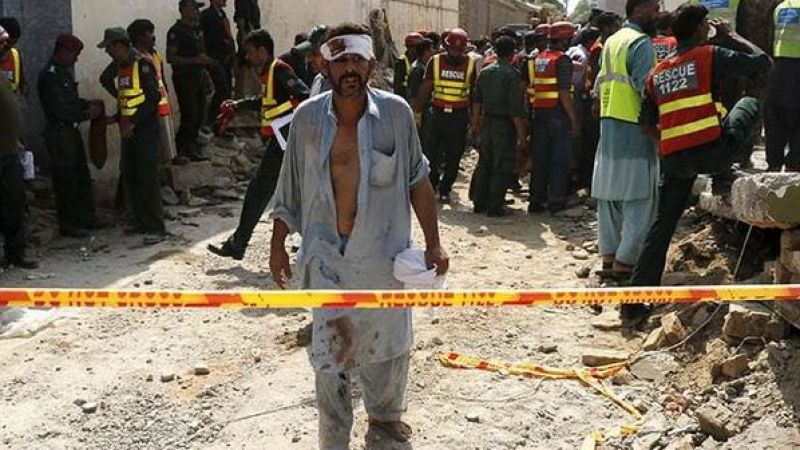 Терорист-смъртник уби 11 души и министъра на вътрешните работи на Пенджаб (ВИДЕО)
