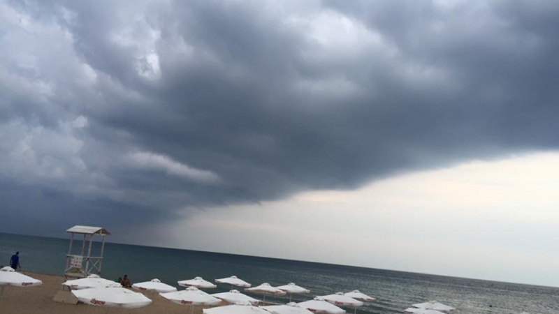 Вижте как се измъкна бурята от морето днес (УНИКАЛНИ СНИМКИ)