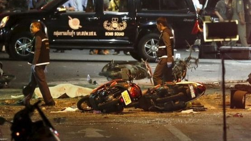 Жертвите на адския взрив в Банкок вече са 27 (ВИДЕО 18+)